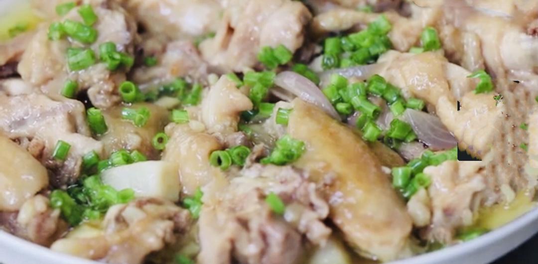 嫩滑原汁的“沙姜蒸鸡”