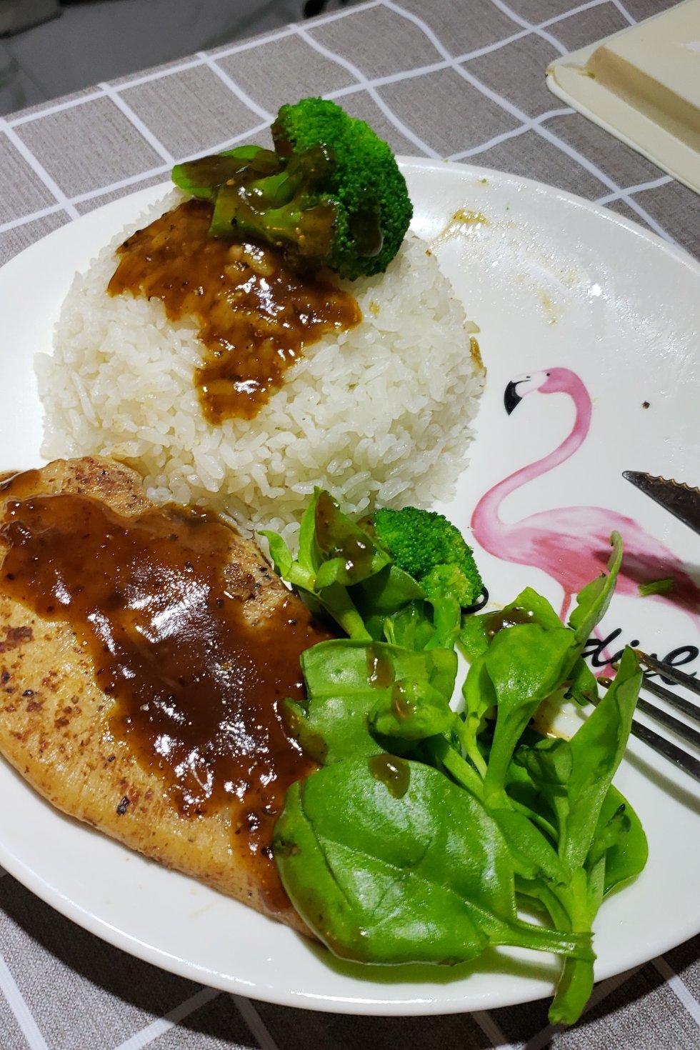 黑椒鸡扒饭
