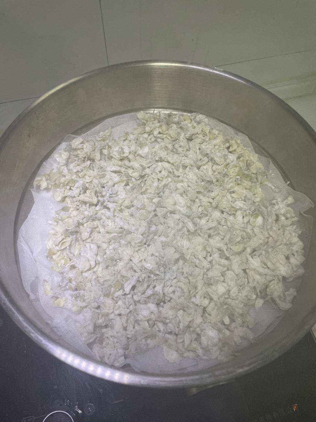 春季时令菜之蒸槐花