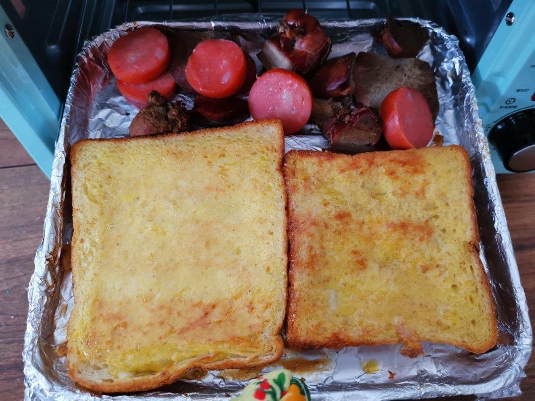 爱做饭不爱刷碗的小仙女儿做的烤面包片(烤箱版)