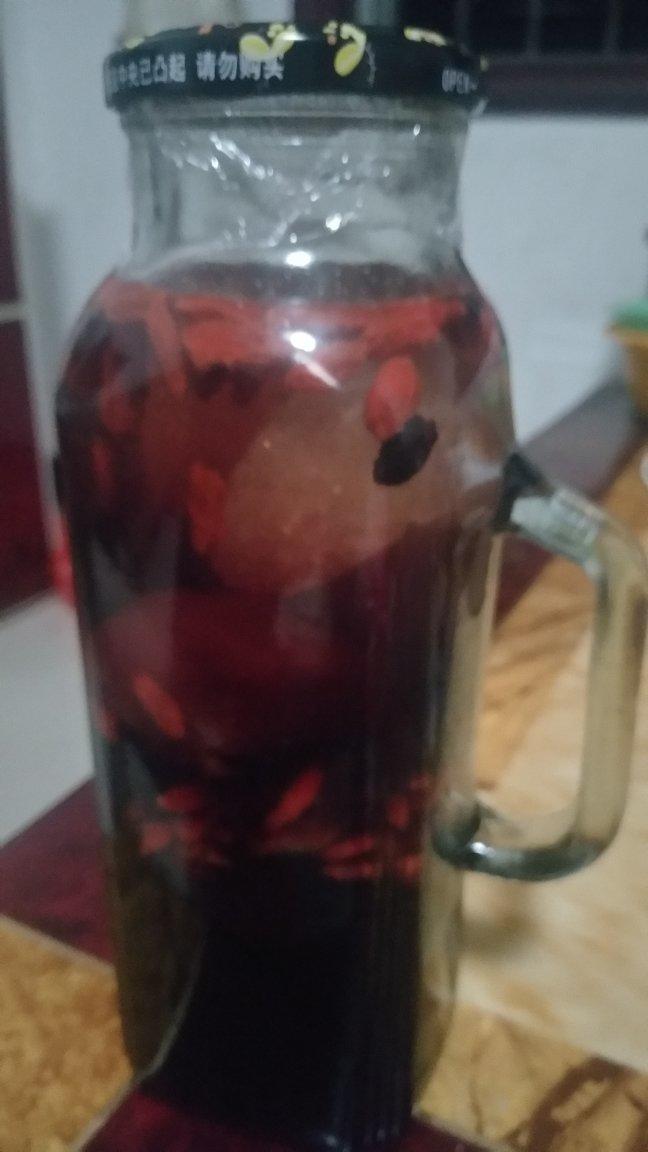 据说养肾固发美容的 桑葚干枸杞酒