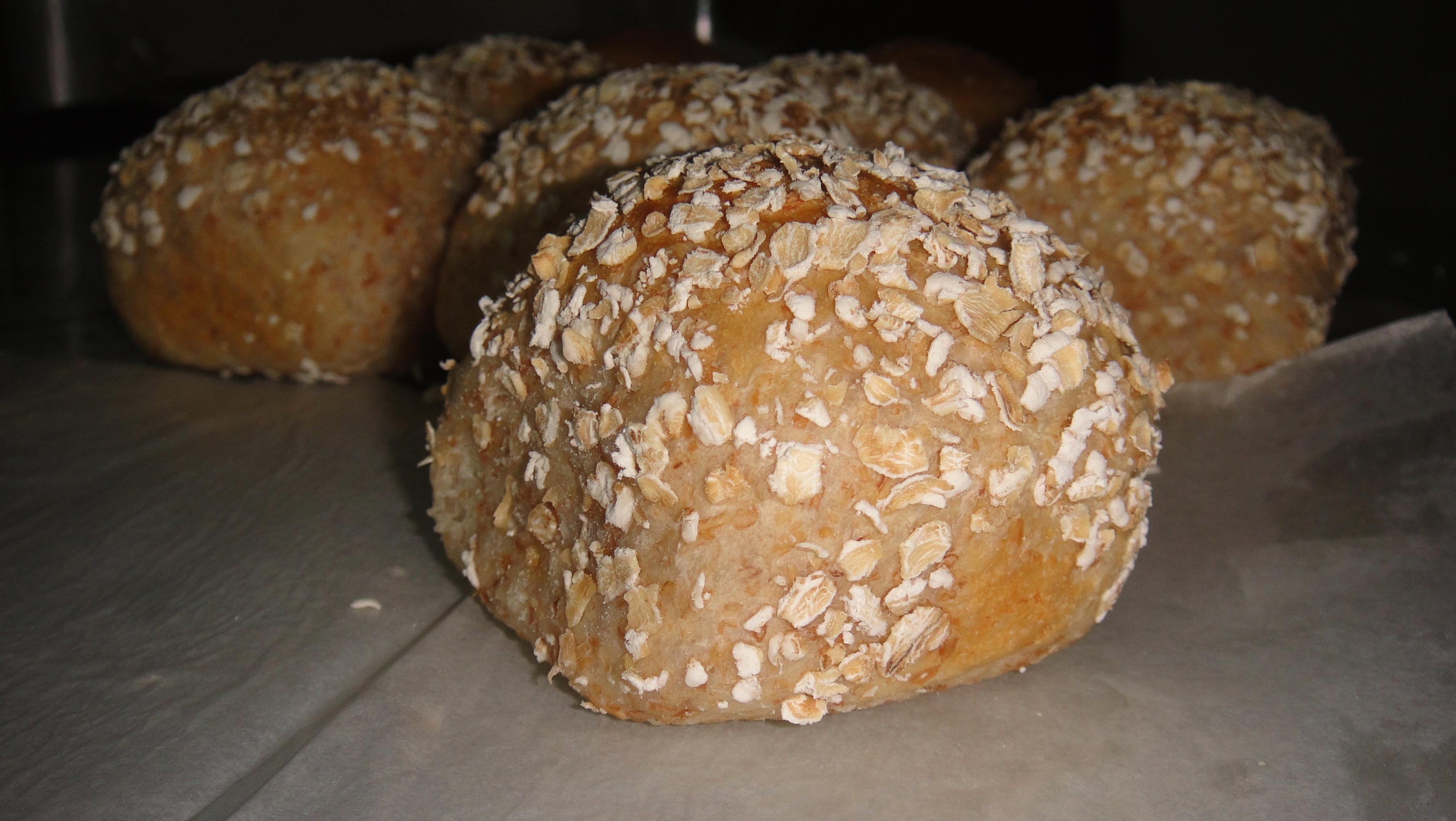 【BBA·学徒面包师】燕麦全麦小餐包的做法