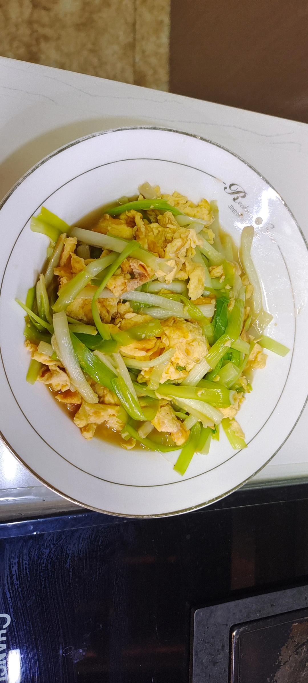韭菜黄炒鸡蛋