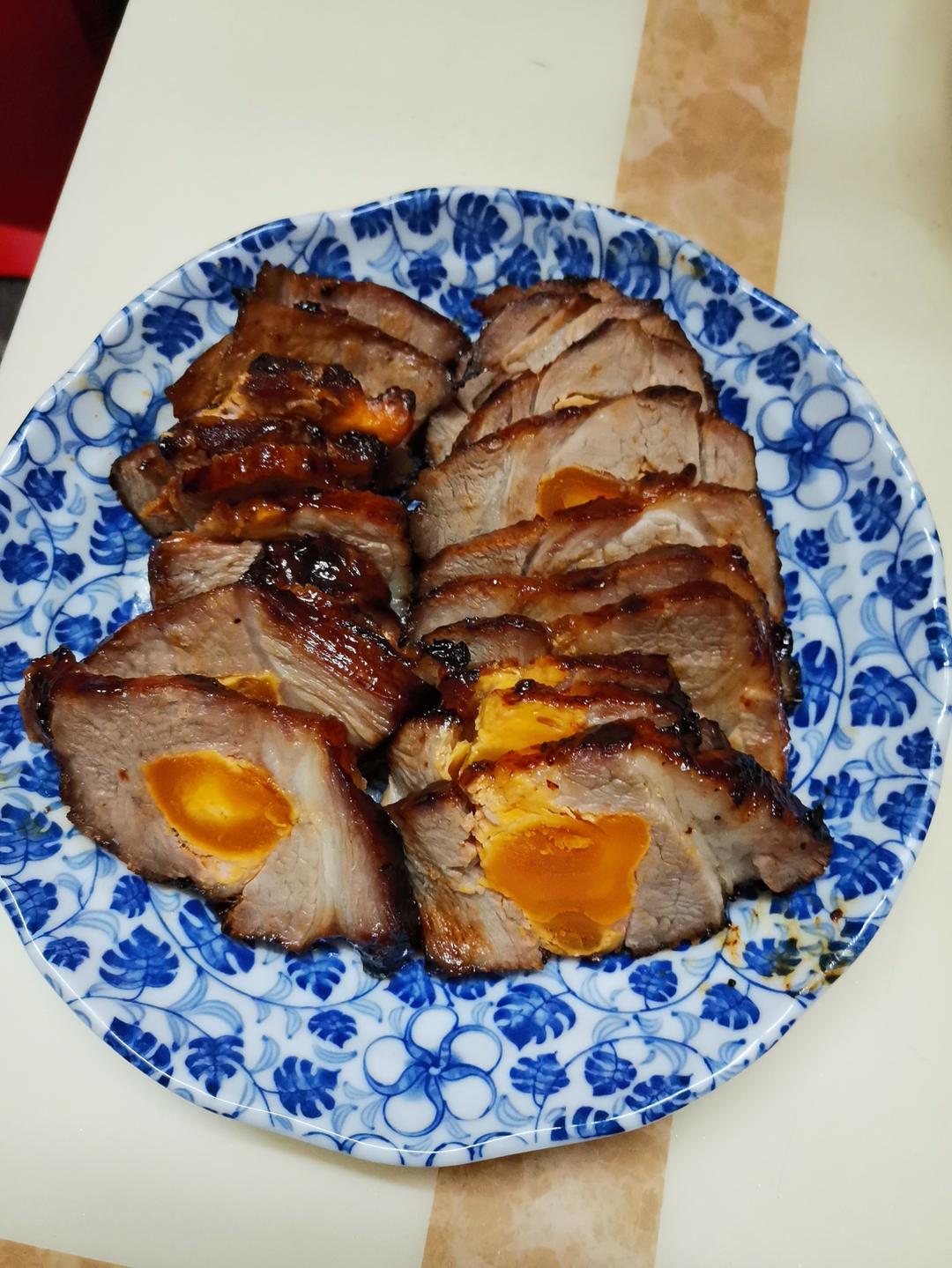 粤菜中的经典，咸蛋黄焗叉烧