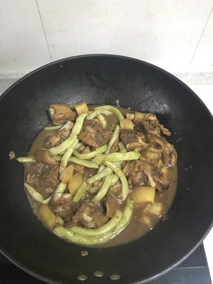 东北排骨炖豆角