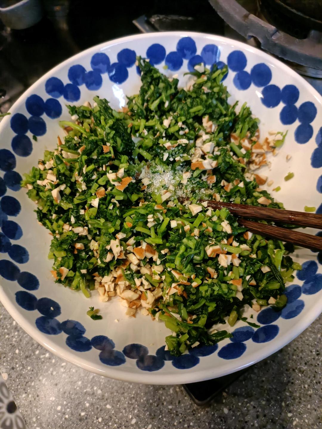 凉拌马兰头香干