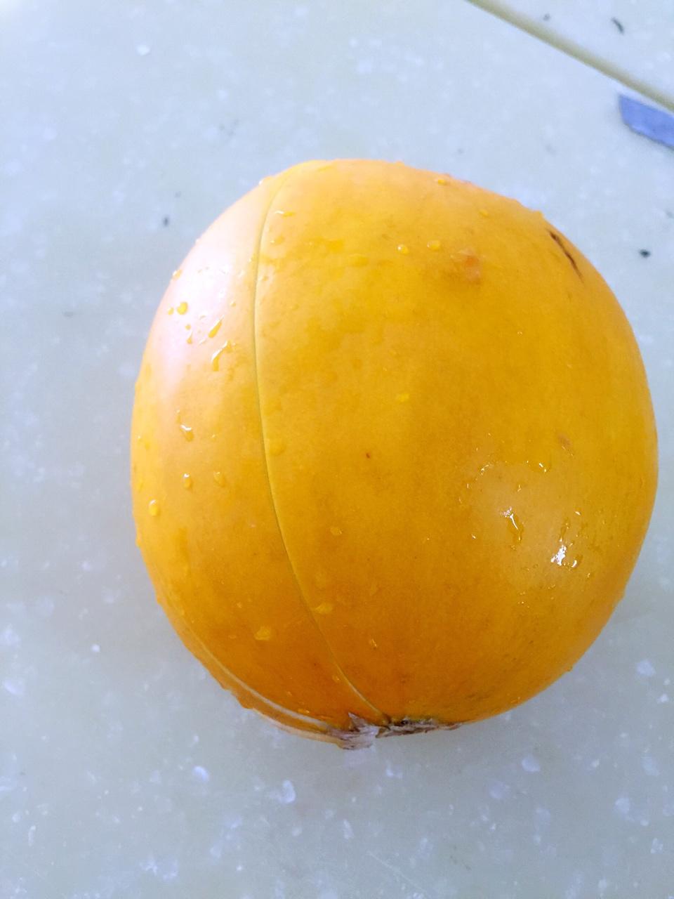 麻辣小姨分享作品午餐612017年5月13日甜瓜我还是喜欢吃黄蛋子,超甜