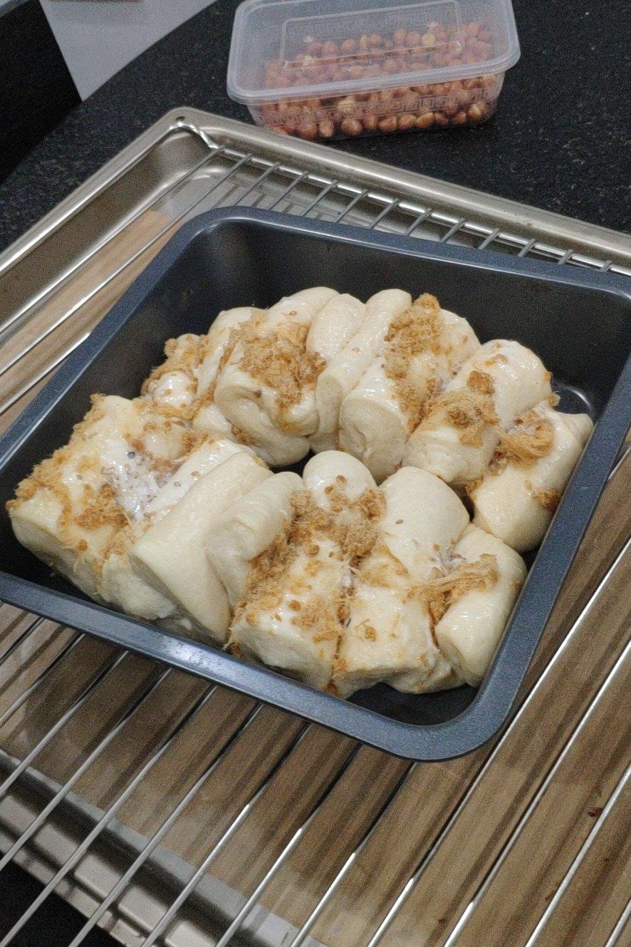 手撕千层肉松面包