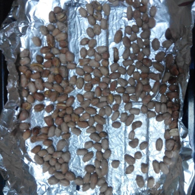 盐烤花生米