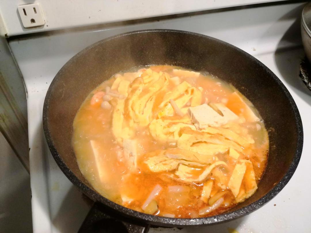 豆腐鲜虾菇菌汤