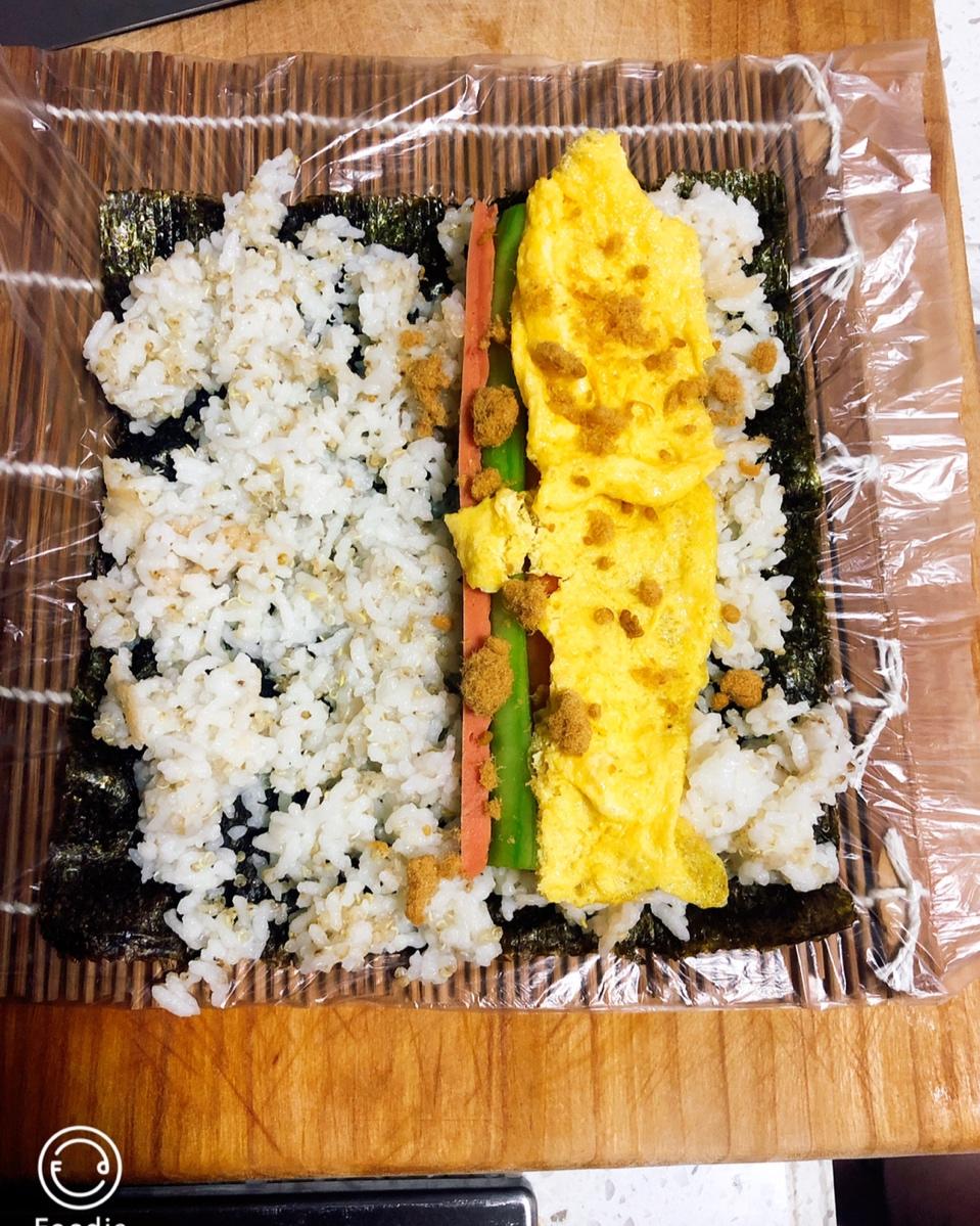 紫菜卷寿司