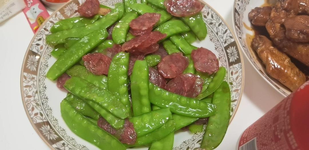 无比简单的荷兰豆炒腊肠，营养又好吃～！