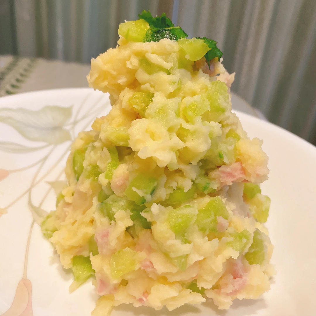 零失败!好吃到舔盘的土豆泥沙拉，饱腹感十足！