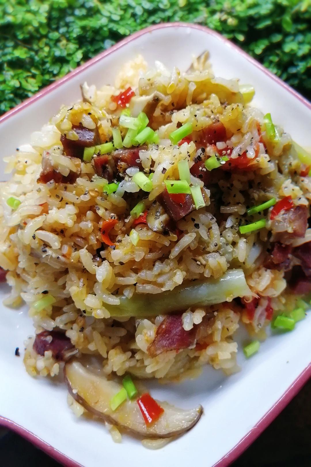 腊肉焖饭的做法
