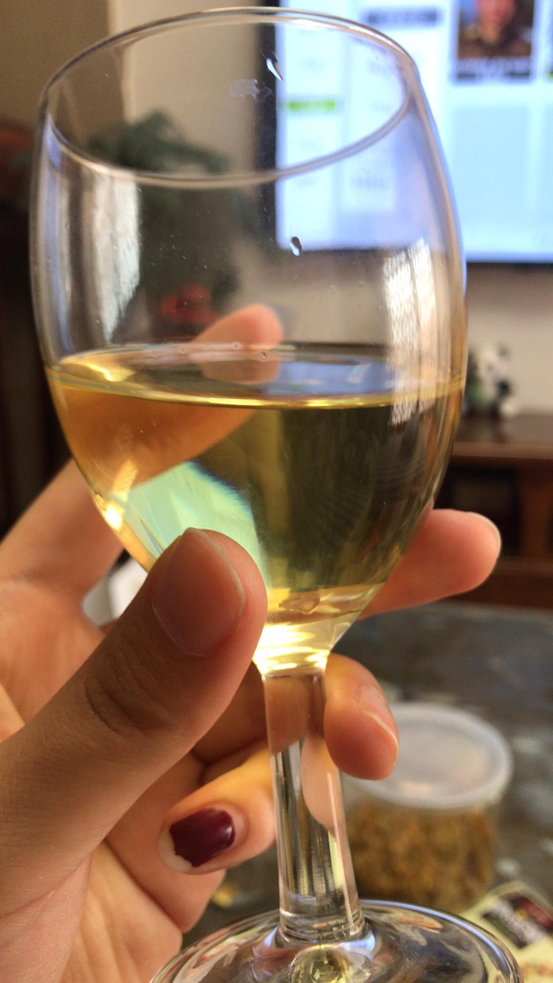 用料青梅酒半杯乌龙茶半杯冰糖适量青梅乌龙酒的做法加青梅酒加乌龙茶