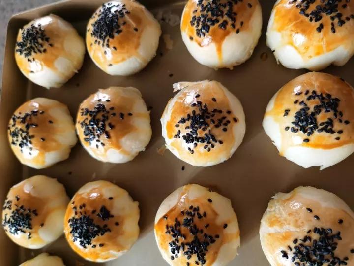 蛋黄酥，红豆酥，绿豆酥