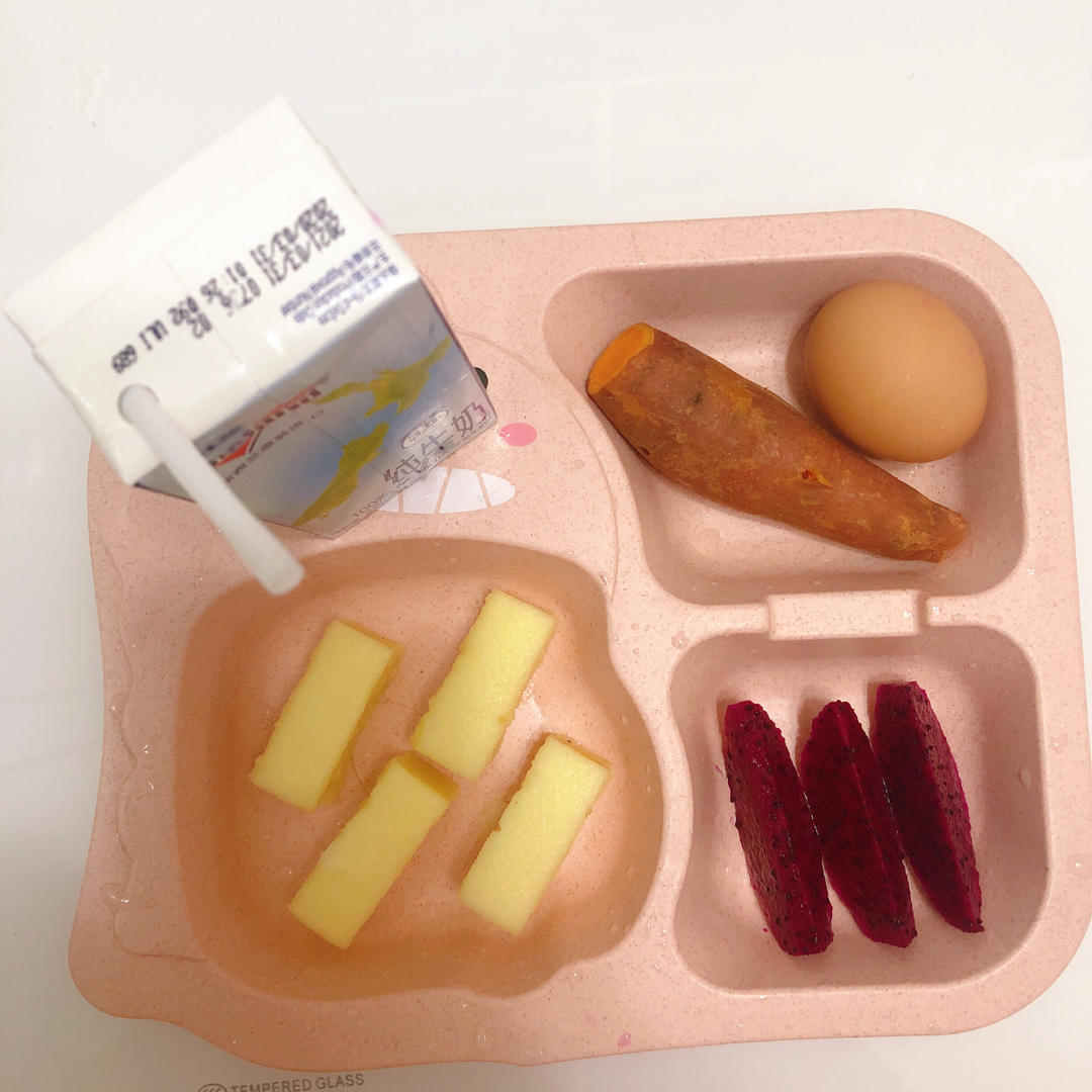 一岁半屁屁洛の早餐记