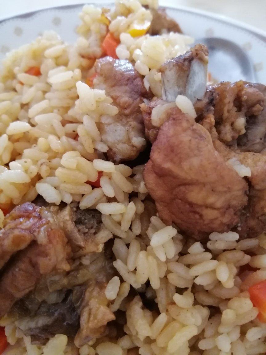 【排骨焖饭】