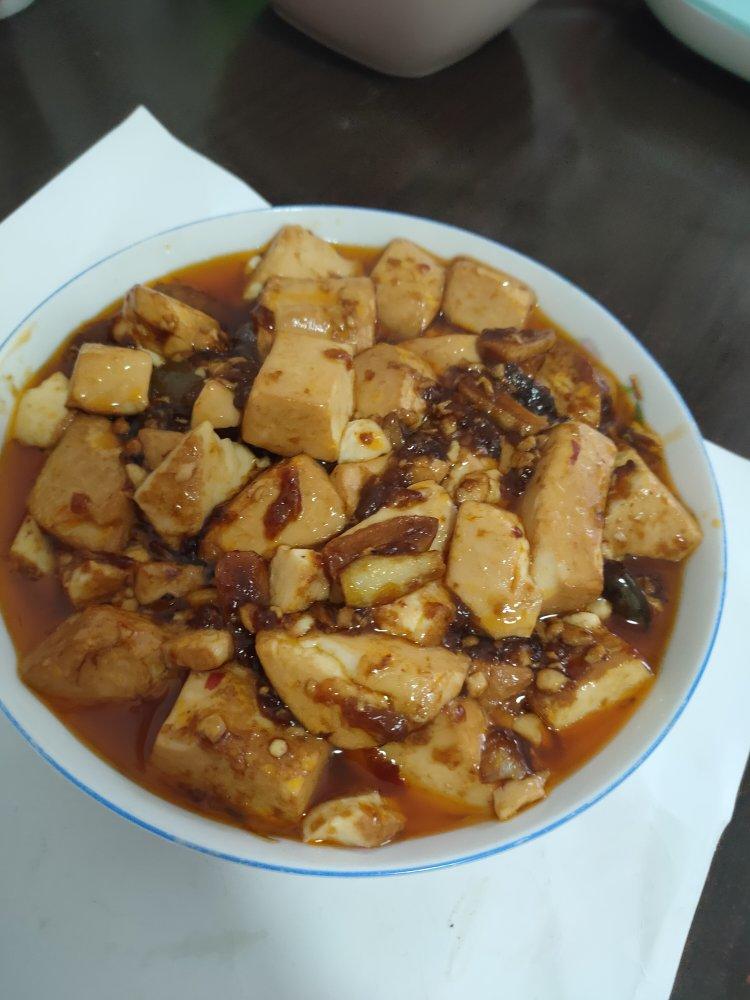 〈麻婆豆腐〉，内酯豆腐版。欣小厨 😉