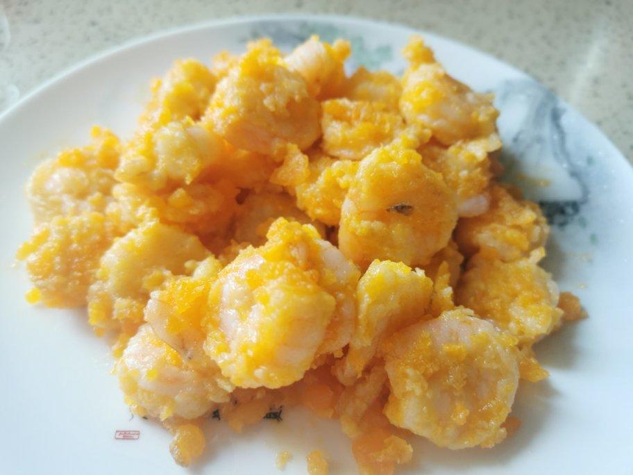 咸蛋黄金沙虾仁