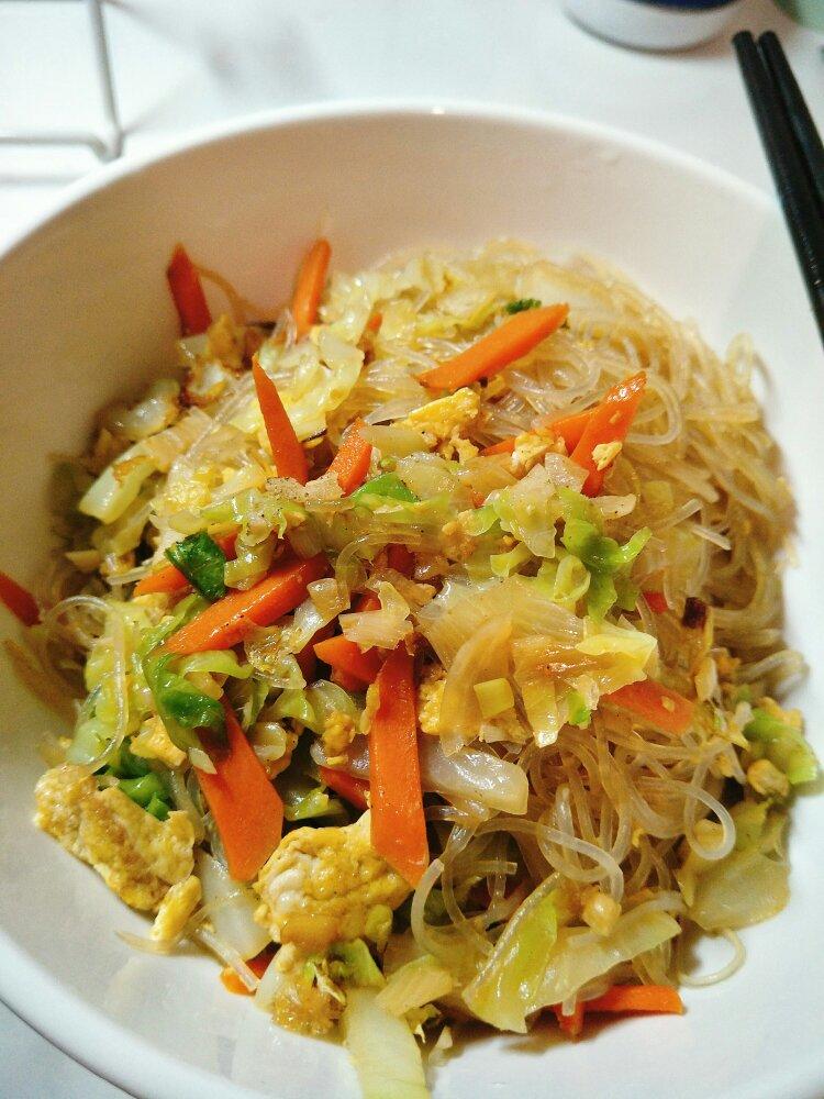 全世界最可爱的菜花做的包菜粉丝炒鸡蛋