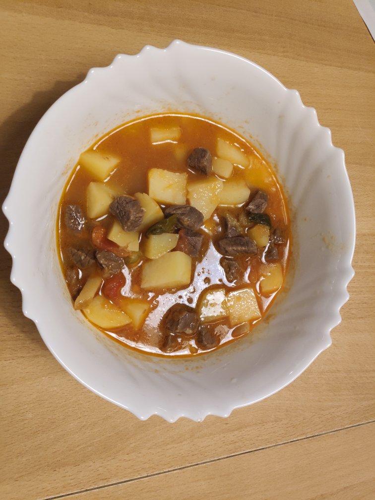 【番茄土豆炖牛腩】