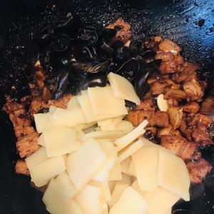 黄粿新吃法 黄粿回锅肉的做法 步骤6