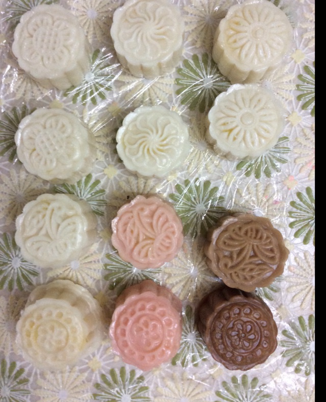 椰香芝士奶黄冰皮月饼