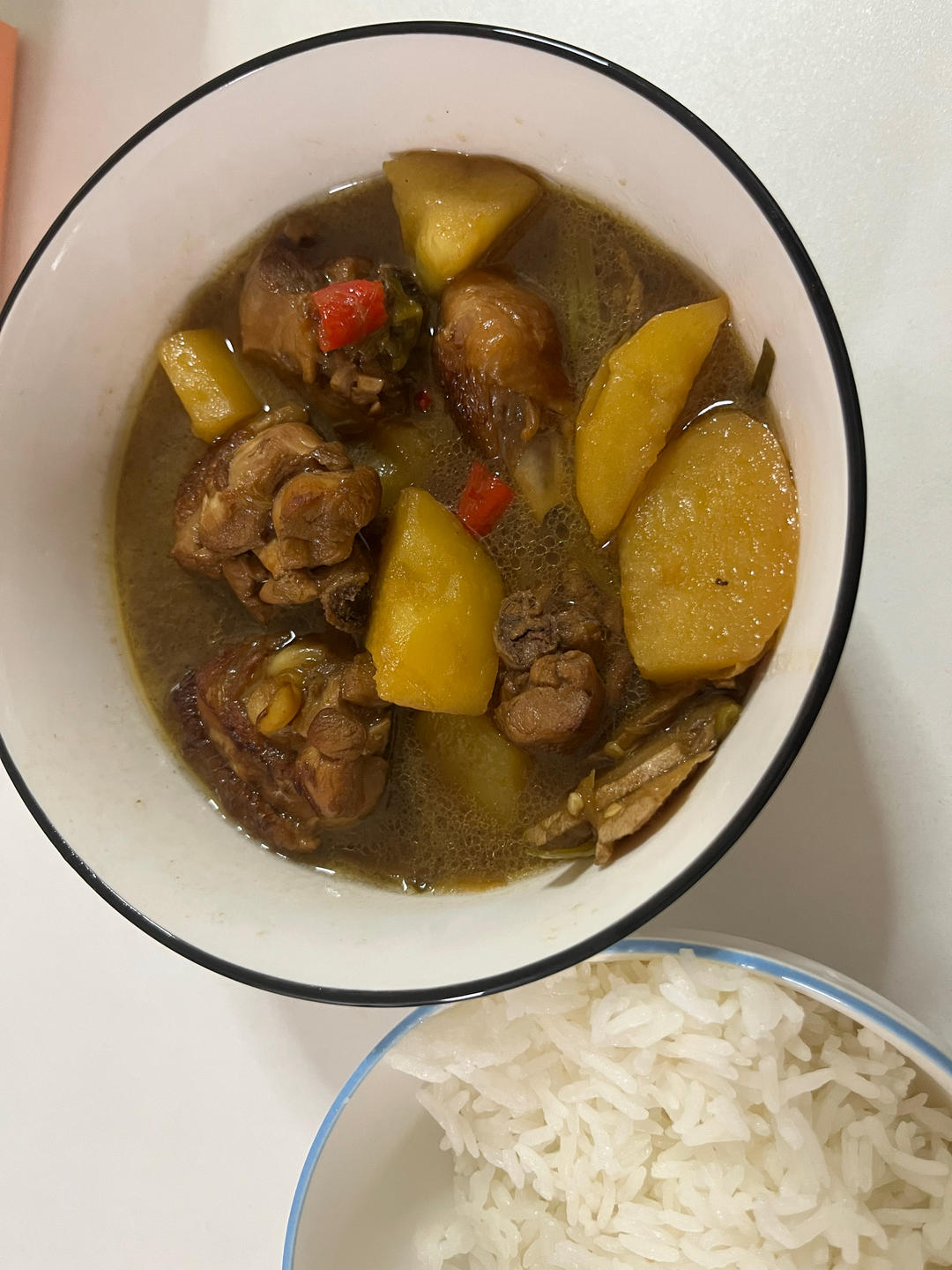 鸡腿炖土豆 上桌秒空盘 汤都喝干了！