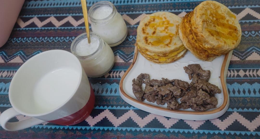 学校门口的蛋堡5块钱两个真的真的赚钱吗！