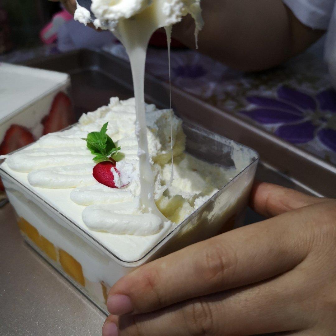 《Tinrry+》拉丝盒子蛋糕（榴莲、草莓、波波奶茶口味）