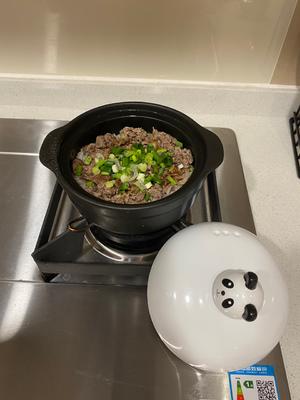 新锅第一顿 | 牛肉煲仔饭，配菜可爱🐼的做法 步骤9