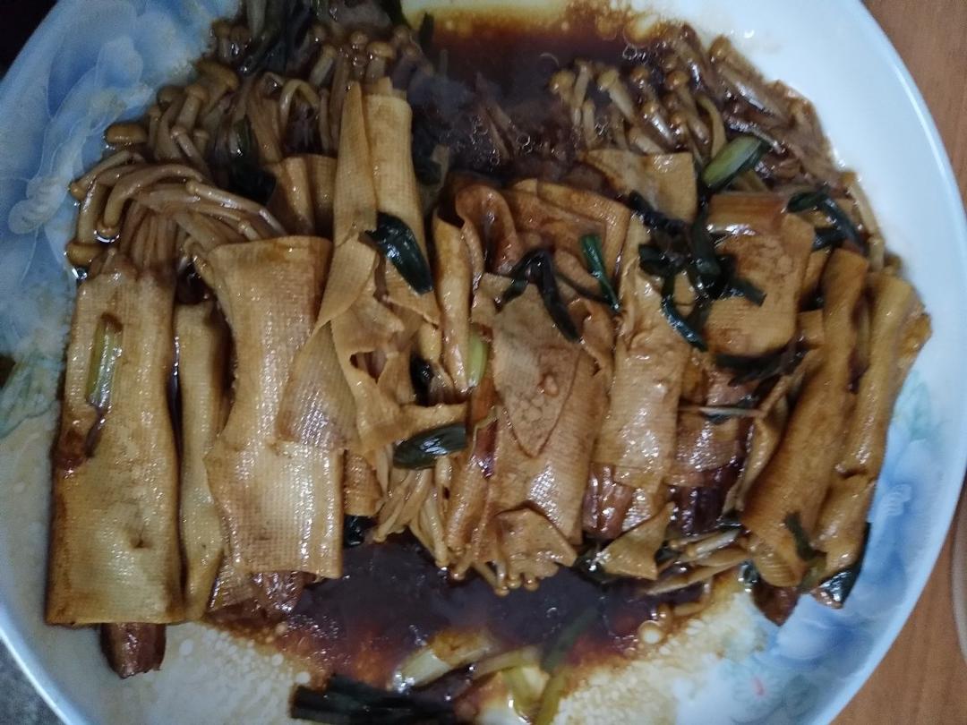 ⚡️减肥减脂素菜啃起❗️金针菇豆皮卷