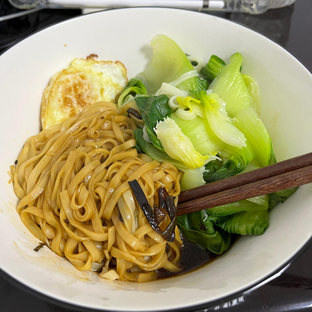 10分钟搞定的一碗葱油拌面