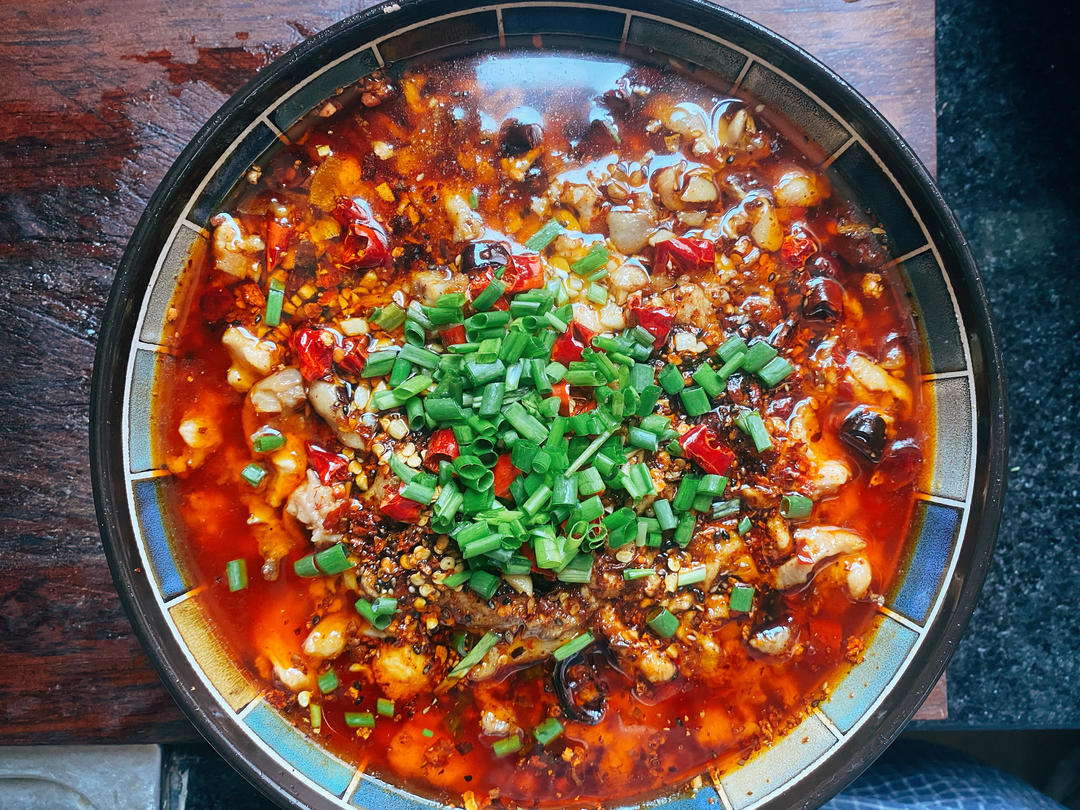 厨师长教你：“水煮鸡丝”的家常做法，香辣入味，下饭必备