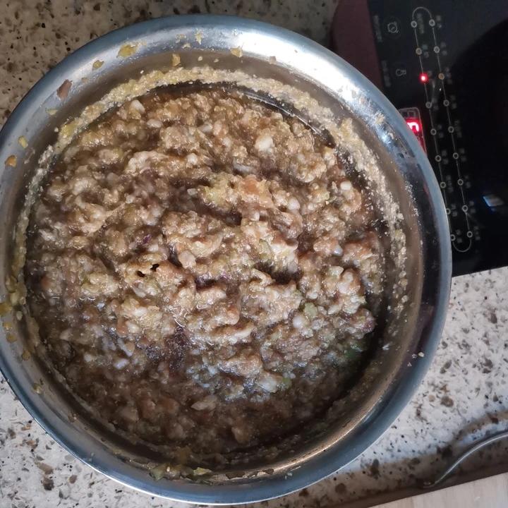 猪肉芹菜饺子馅，饺子馅怎么调才好吃