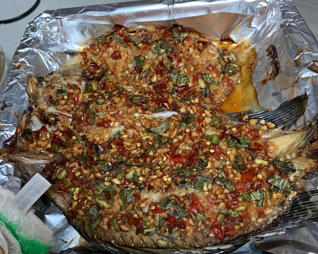 不用去烧烤摊在家也能吃到非常入味又好吃😋的“傣味烤鱼”的做法