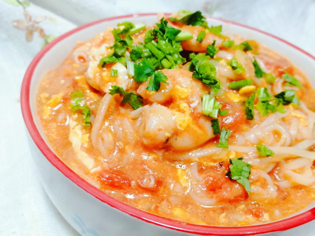 西红柿鲜虾鸡蛋面的做法