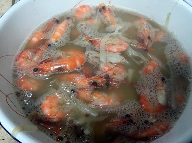 老丁的私房菜-极美味萝卜炖虾的做法
