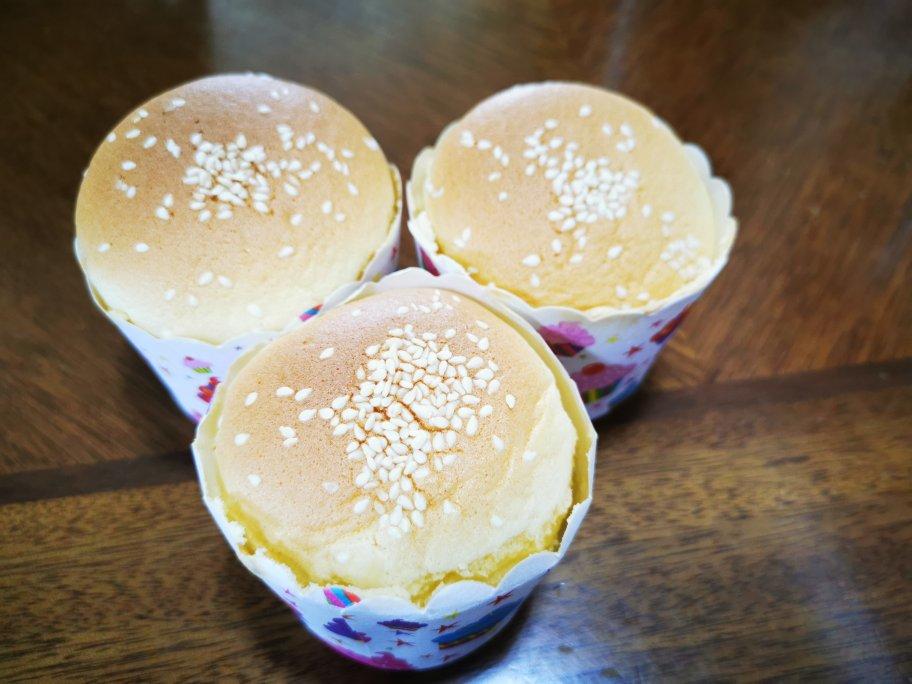 软绵绵戚风纸杯蛋糕