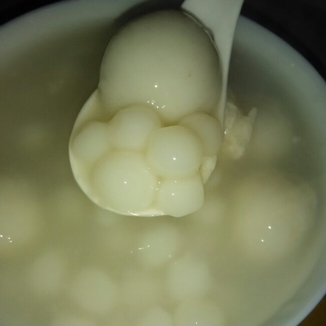 奶黄馅牛奶汤圆