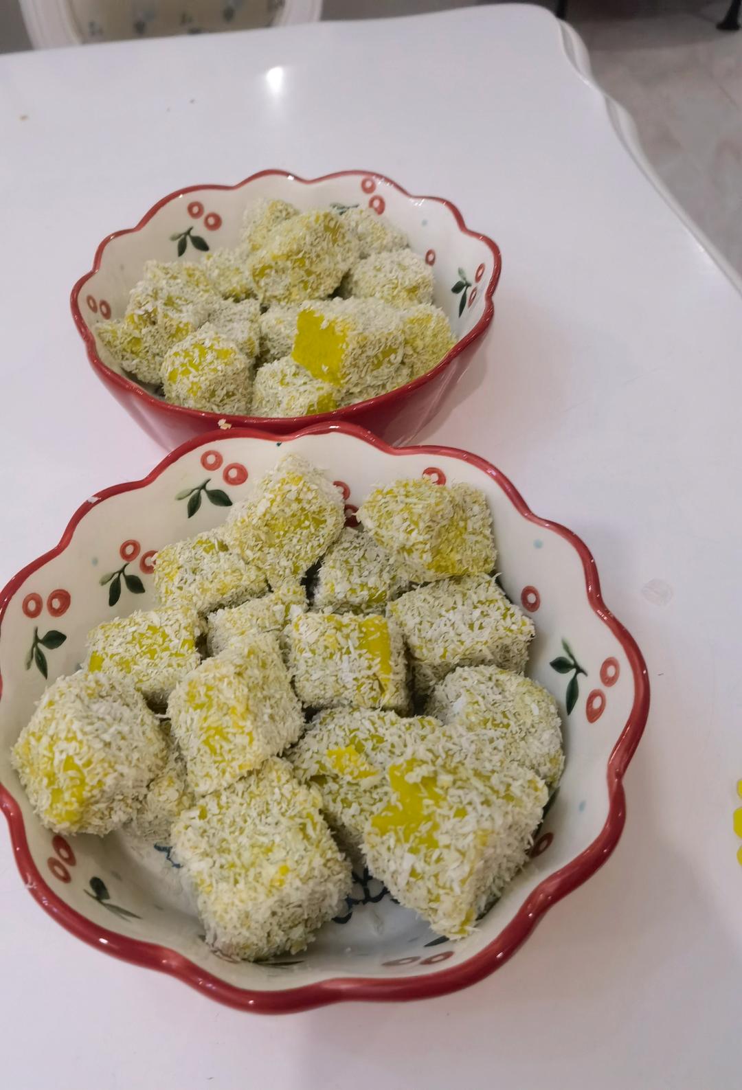 巨简单的奶香南瓜糕，适合秋天吃的小零食，甜甜糯糯入口即化，小宝宝也能吃