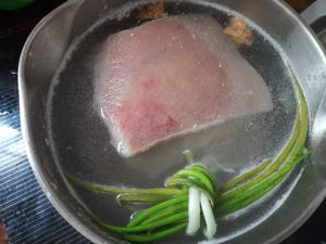 炸扣肉（酥皮，附脆皮扣及蘸汁做法）的做法 步骤2