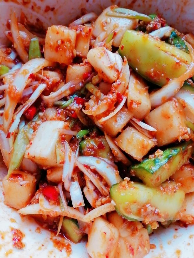 泡菜:萝卜黄瓜海带丝的做法