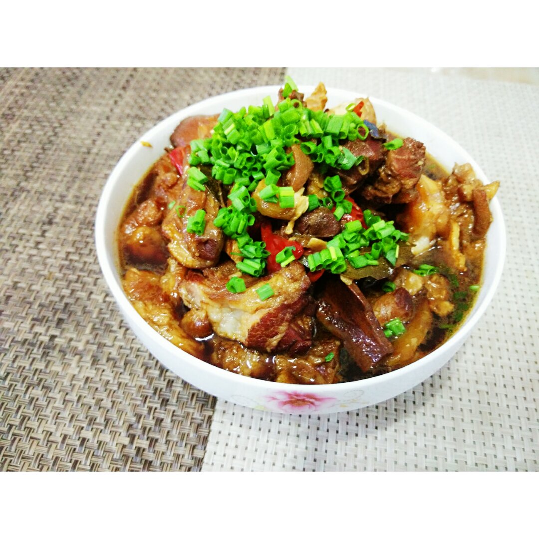 美味的家常菜：红烧猪蹄