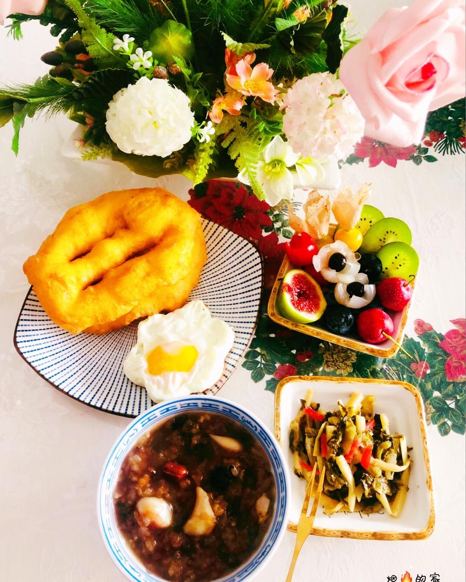 有杂粮的面鱼的早餐（经典搭配）
