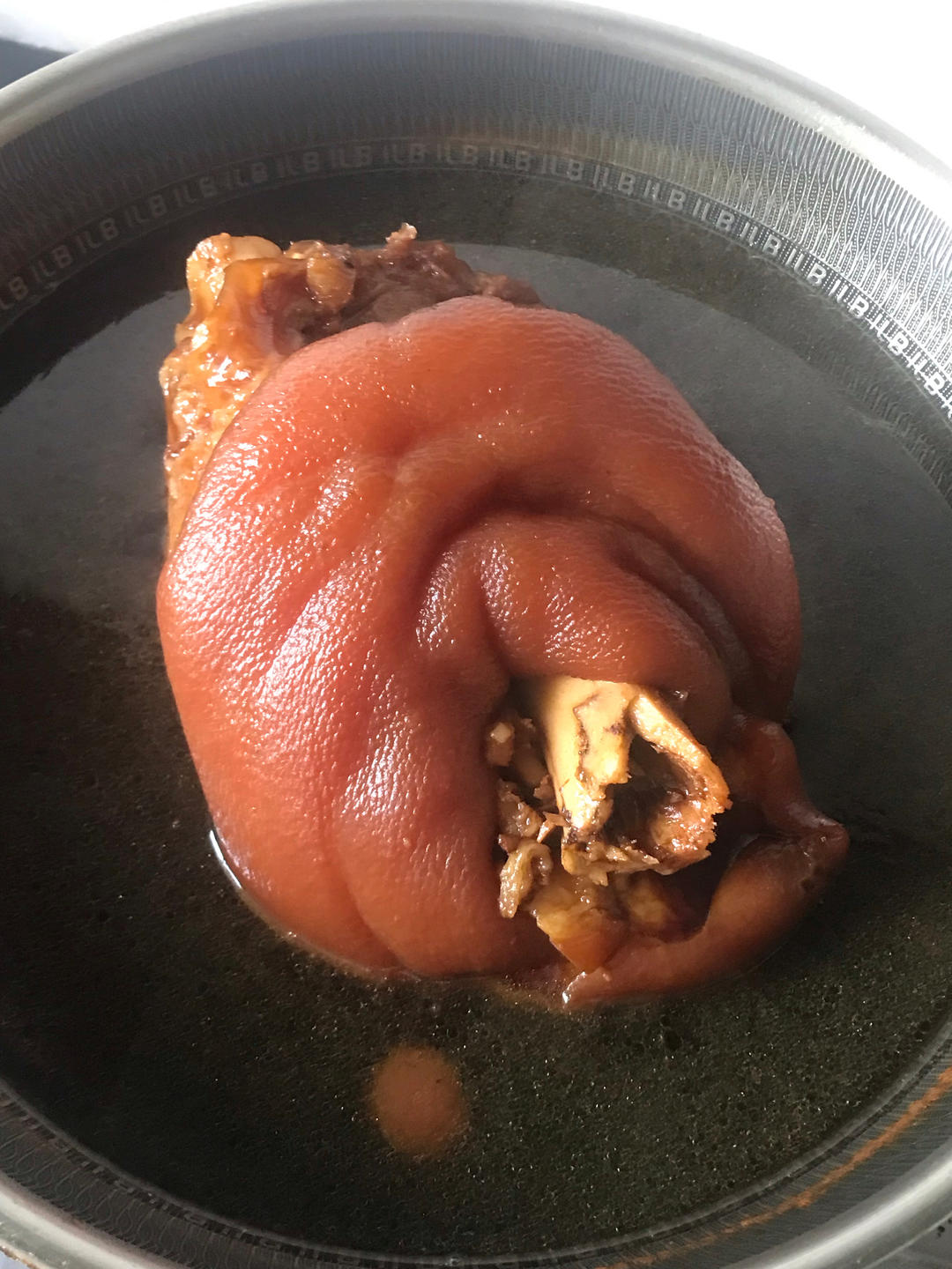 【红烧肘子】（家庭版卤蹄膀）