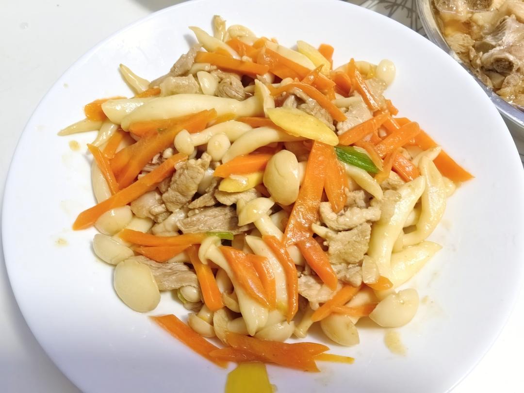 白玉菇炒肉下饭菜