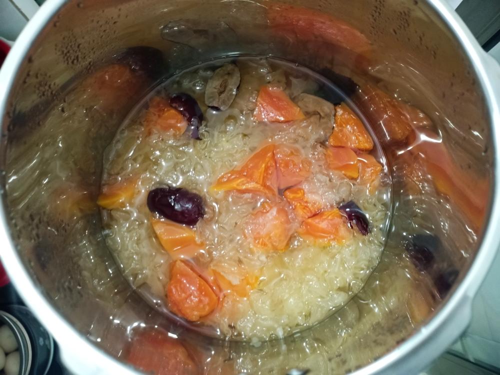 木瓜红枣银耳羹