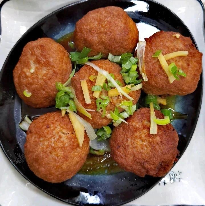 红烧狮子头（四喜丸子）